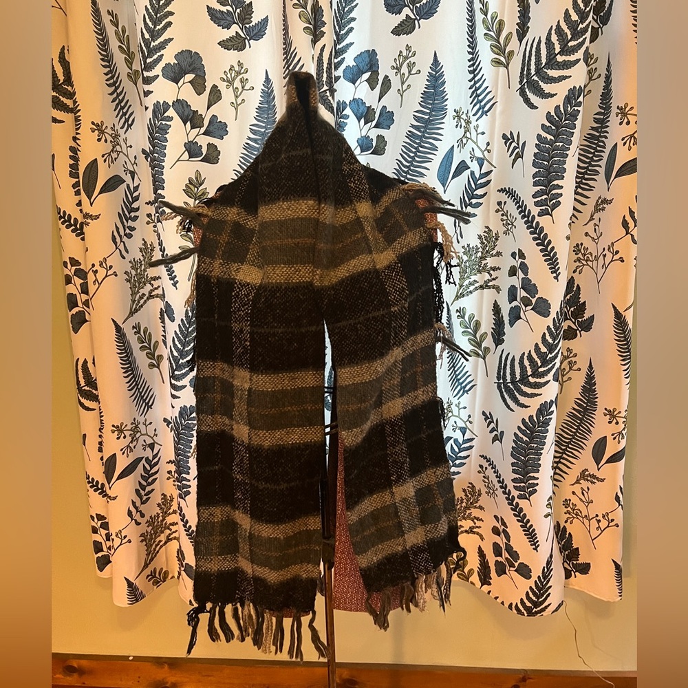 🎁 Loft Scarf - Picture 2 of 5